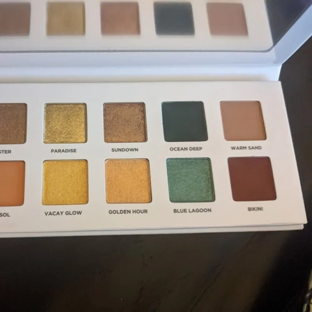 ICONIC London Beachside Babe Eyeshadow Palette | 12 pan 0.65 g ℮ / Net Wt. .27